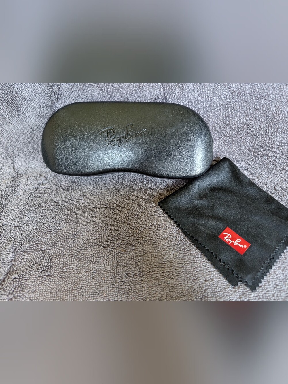 Ray-Ban Black Hard Clamshell Sunglasses Case & Microfiber Cleaning Cloth Set